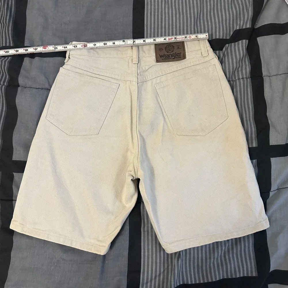 Vintage Wrangler Made In USA Denim Shorts Beige 30 Regular Fit 90s Workwear Y2K
